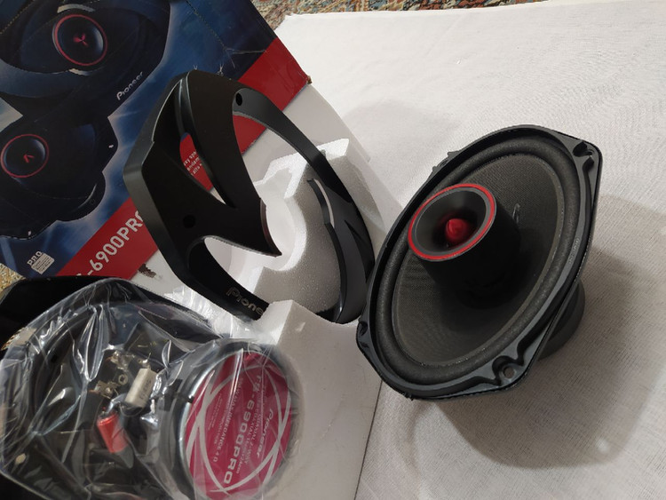 اسپیکر خربزه ای خودرو پایونیر مدل TS-6900PRO ویتنام