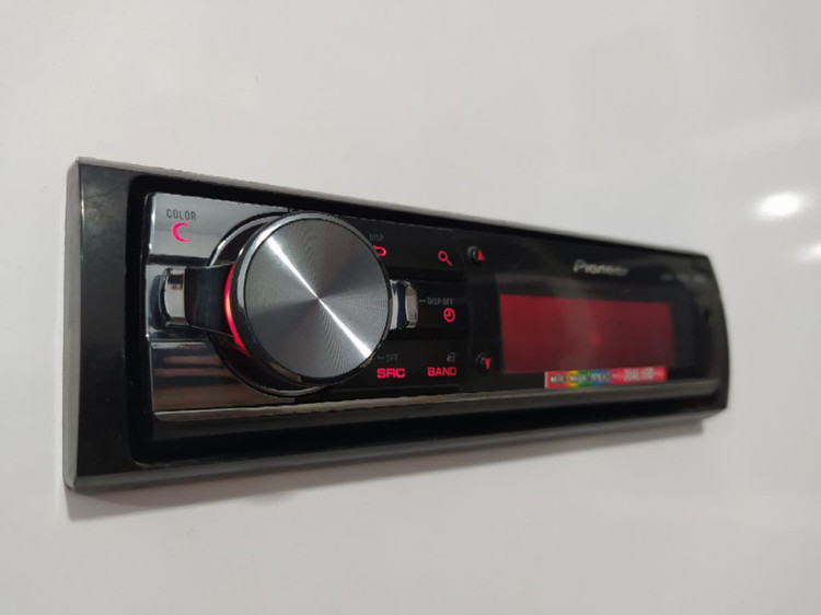 ضبط حرفه ای پایونیر مدل Pioneer DEH-7450SD شش خروجه 4.5 ولتی مولتی کالر