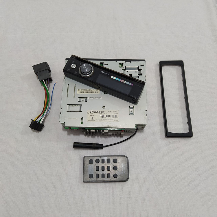 ضبط حرفه ای پایونیرPioneer DEH-X7750UI شش خروجه دمو دار مولتی کالر 4 ولتی