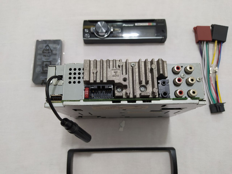 ضبط بلوتوث دار پایونیر مدل Pioneer DEH-X8650BT شش خروجه مولتی کالر