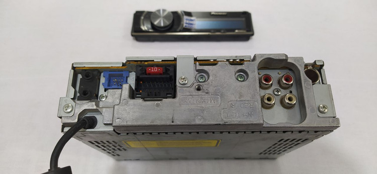 ضبط خودرو پایونیر مدل P6000 چهار خروجه