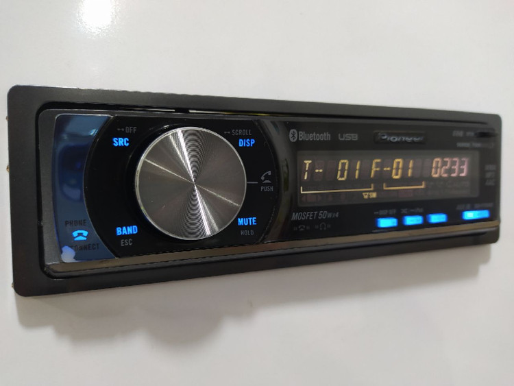ضبط حرفه ای پایونیر Pioneer DEH-P7050BT شش خروجه بلوتوث دار سفارش اروپا