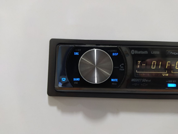ضبط حرفه ای پایونیر Pioneer DEH-P7050BT شش خروجه بلوتوث دار سفارش اروپا
