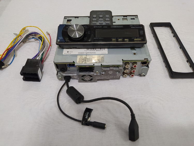 ضبط حرفه ای پایونیر Pioneer DEH-P7050BT شش خروجه بلوتوث دار سفارش اروپا