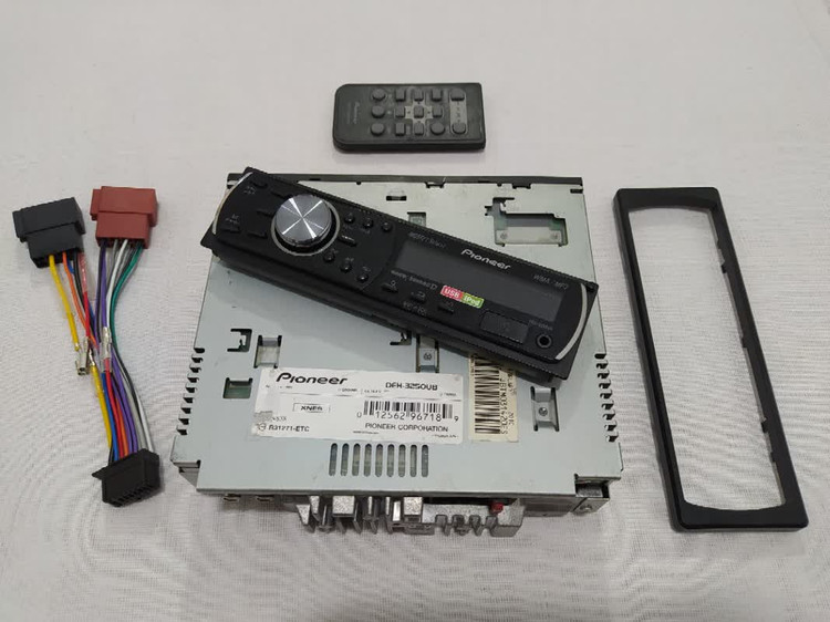 ضبط پایونیر مدل DEH-3250UB چهار خروجه