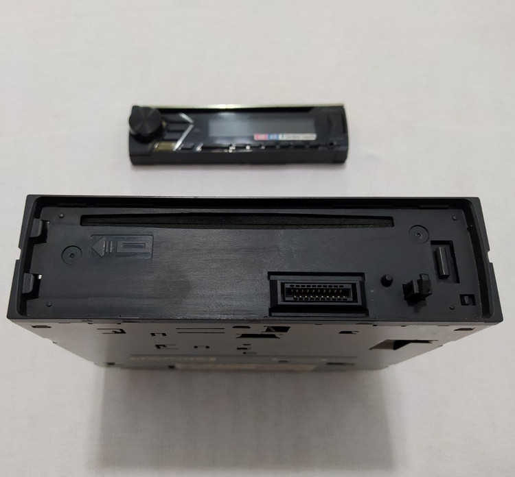 ضبط پایونیر مدل DEH-X1050UB دو خروجی امپلی فایر