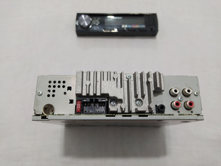 ضبط بلوتوث دار پایونیر Pioneer DEH-X1 چهارخروجه مولتی کالر