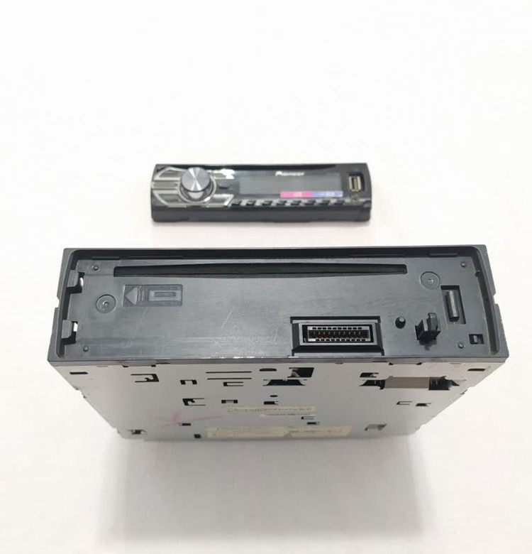 ضبط پایونیر مدل DEH-X1550UB دو خروجی امپلی فایر
