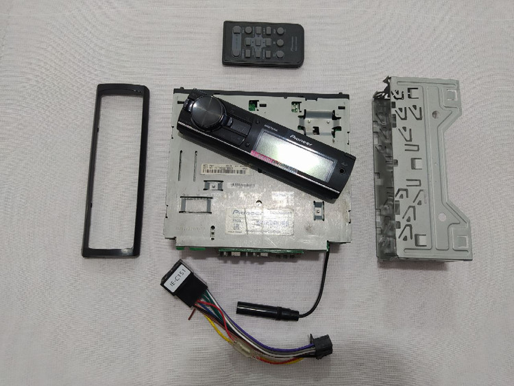 ضبط حرفه ای پایونیر 9550Sd شش خروجه مولتی کالر