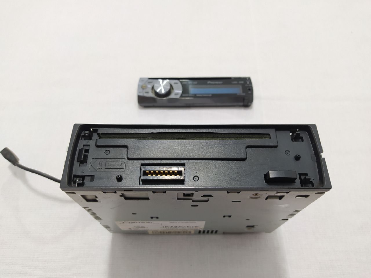 ضبط پایونیر مدل 4050UB شش خروجه 4 ولتی