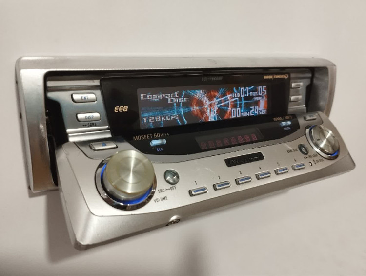 ضبط فوق حرفه ای پایونیر مدل 9650mp شش خروجی 6.5 ولتی دوپنل