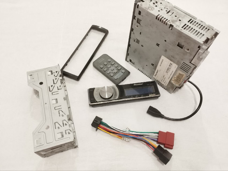 ضبط پایونیر مدل Pioneer DEH-S5050 شش خروجه 4 ولتی