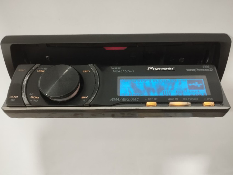 ضبط پایونیر مدل DEH-P7150UB شش خروجه پنل برقی