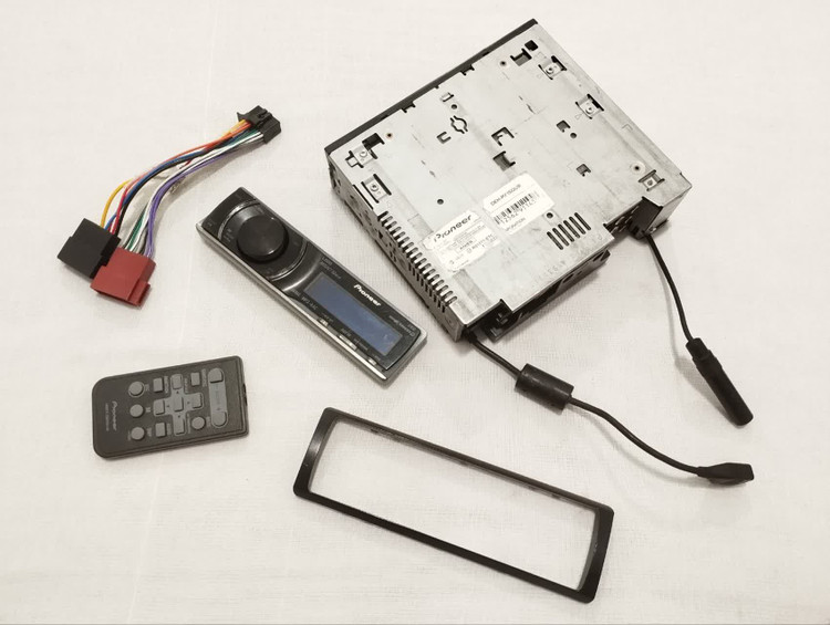 ضبط پایونیر مدل DEH-P7150UB شش خروجه پنل برقی