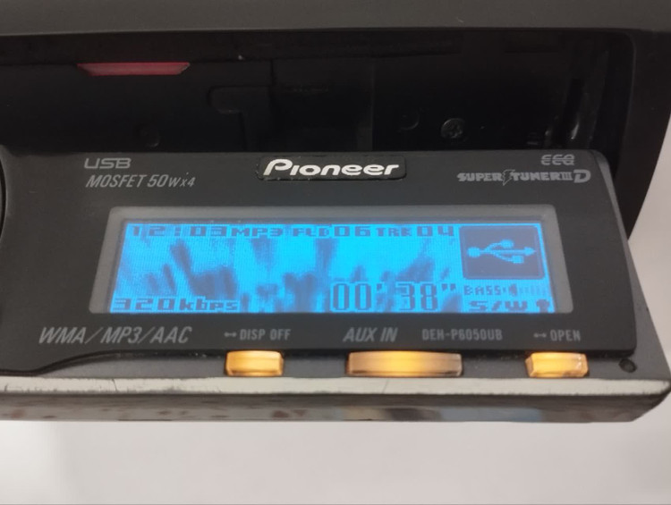 ضبط پایونیر مدل DEH-P7150UB شش خروجه پنل برقی