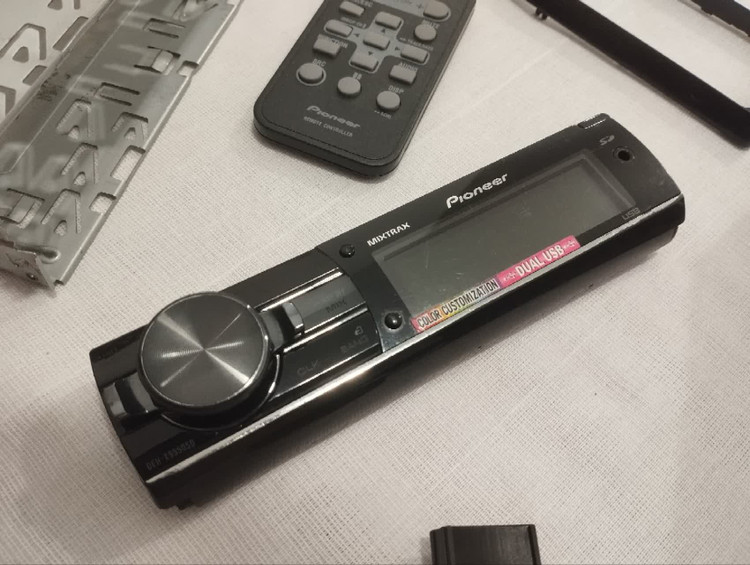 ضبط حرفه ای پایونیر 9550Sd شش خروجه مولتی کالر_ بلوتوث دار