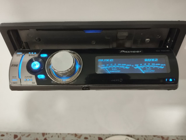 ضبط حرفه ای پایونیر مدل DEH-P6850mp پنل برقی شش خروجه