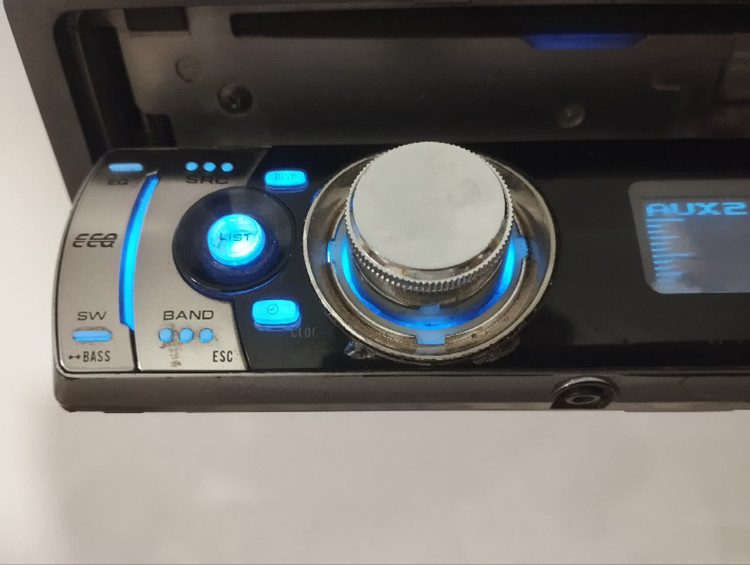 ضبط حرفه ای پایونیر مدل DEH-P6850mp پنل برقی شش خروجه