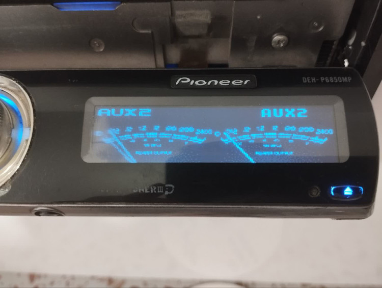 ضبط حرفه ای پایونیر مدل DEH-P6850mp پنل برقی شش خروجه