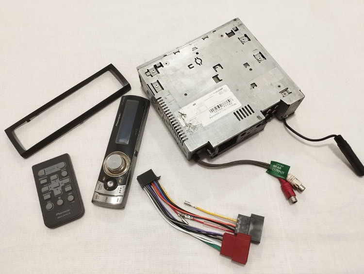 ضبط حرفه ای پایونیر مدل DEH-P6850mp پنل برقی شش خروجه