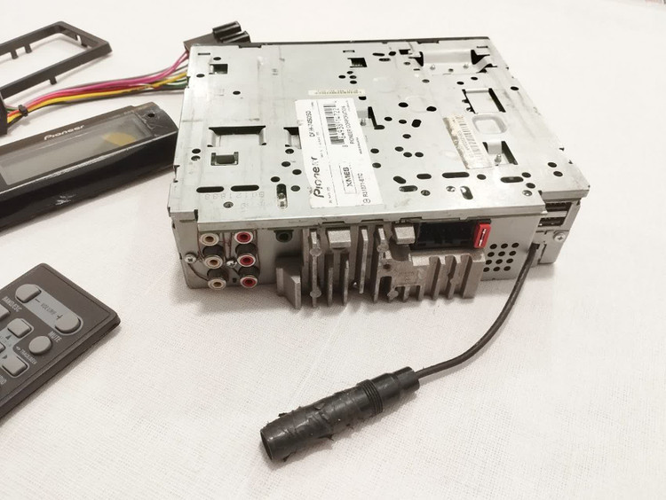 ضبط حرفه ای پایونیر مدل Pioneer DEH-7450SD شش خروجه