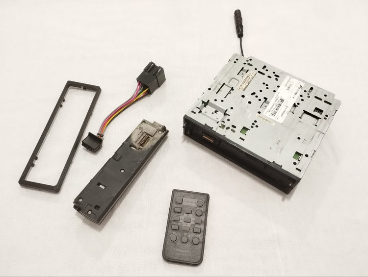 ضبط حرفه ای پایونیر مدل Pioneer DEH-7450SD شش خروجه