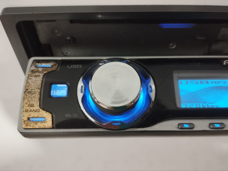 ضبط حرفه ای پایونیر مدل DEH_P7950UB شش خروجه پنل برقی