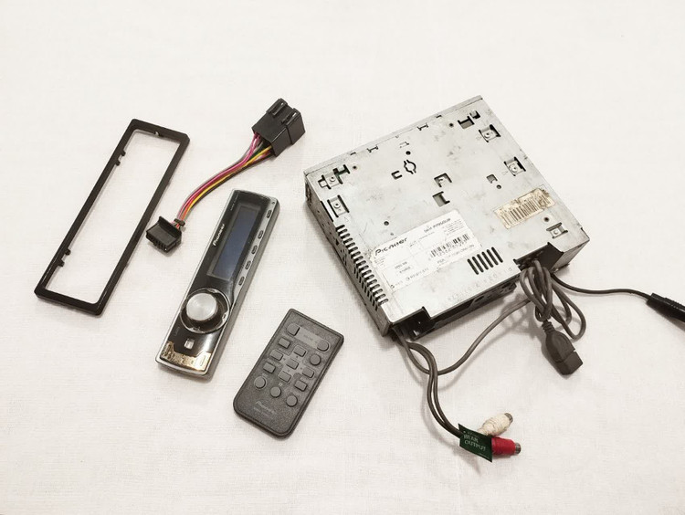 ضبط حرفه ای پایونیر مدل DEH_P7950UB شش خروجه پنل برقی