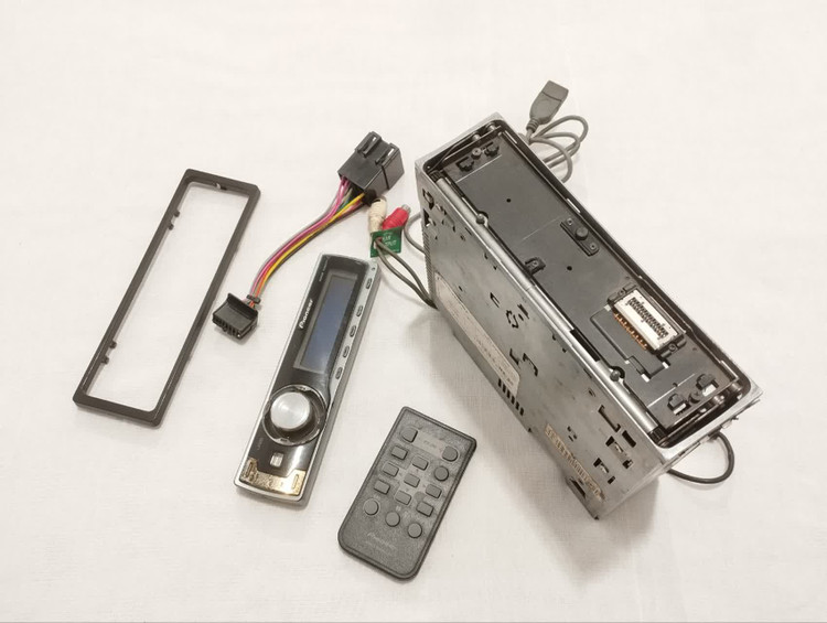 ضبط حرفه ای پایونیر مدل DEH_P7950UB شش خروجه پنل برقی