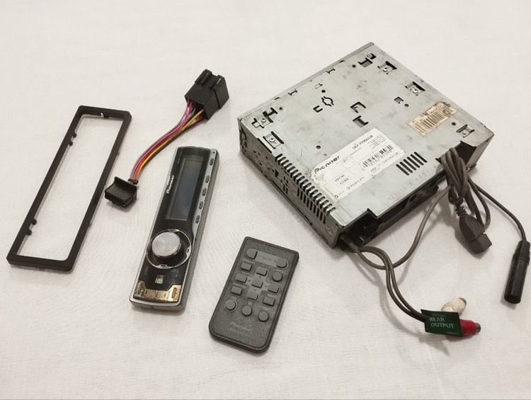 ضبط حرفه ای پایونیر مدل DEH_P7950UB شش خروجه پنل برقی