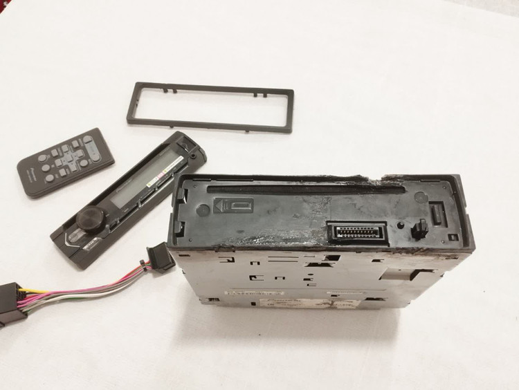 ضبط پایونیر مدل Pioneer DEH-S1253ub شش خروجه