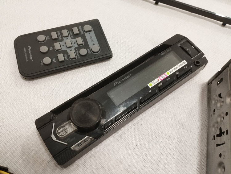 ضبط پایونیر مدل Pioneer DEH-S1253ub شش خروجه
