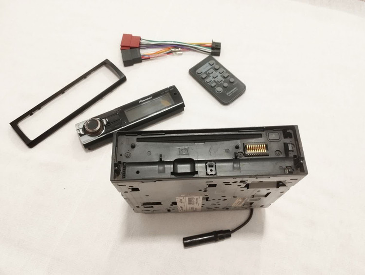 ضبط حرفه ای پایونیر مدل Pioneer DEH-7450SD شش خروجه