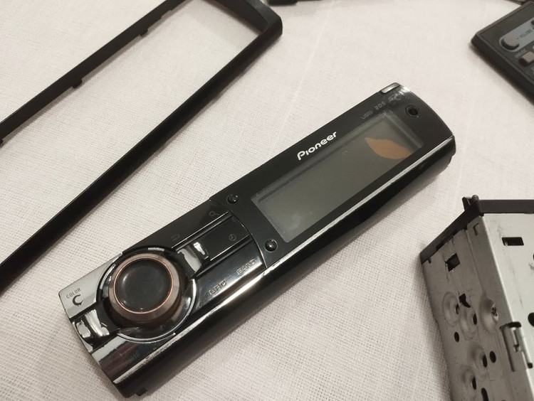 ضبط حرفه ای پایونیر مدل Pioneer DEH-7450SD شش خروجه