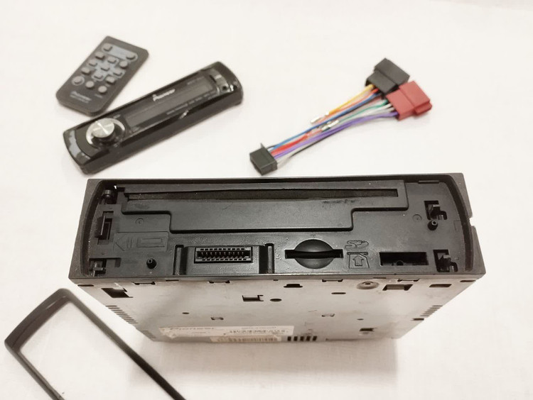 ضبط حرفه ای پایونیر مدل DEH-P4150SD چهار خروجه ۴ ولتی