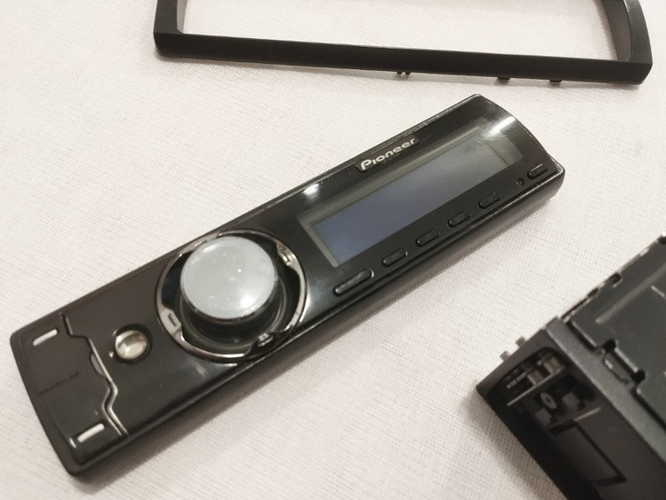ضبط بلوتوث دار پایونیر مدل DEH-P7900BT شش خروجه ۵ ولتی