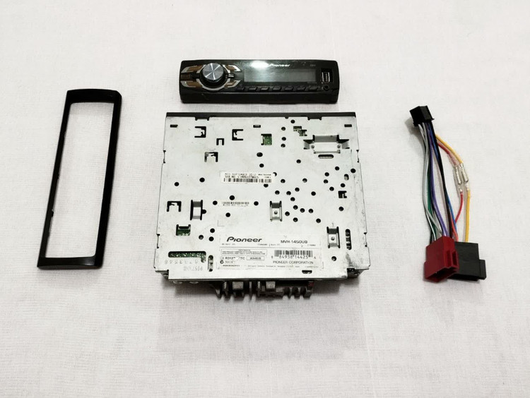 ضبط پایونیر مدل MVH-1450 چهار خروجی آمپلی فایر