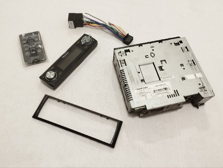 ضبط حرفه ای پایونیر Pioneer DEH-9450UB پنل برقی شش خروجه