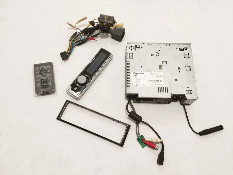 ضبط حرفه ای پایونیر مدل DEH_P7950UB شش خروجه پنل برقی