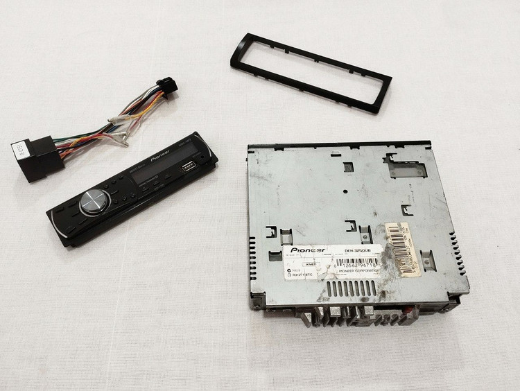 ضبط پایونیر مدل DEH-3250UB چهار خروجه