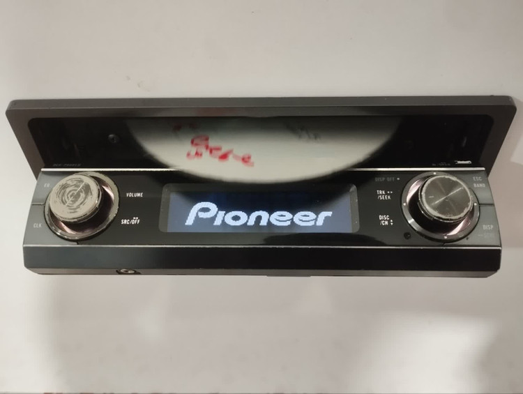 ضبط حرفه ای پایونیر مدل DEH_P80RS شش خروجه پنل برقی