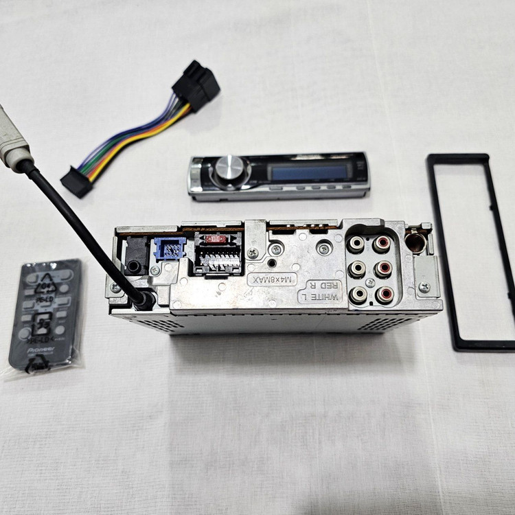 ضبط پایونیر شش خروجه دمو دار مدل DEH_P6950IB