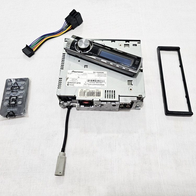 ضبط پایونیر شش خروجه دمو دار مدل DEH_P6950IB