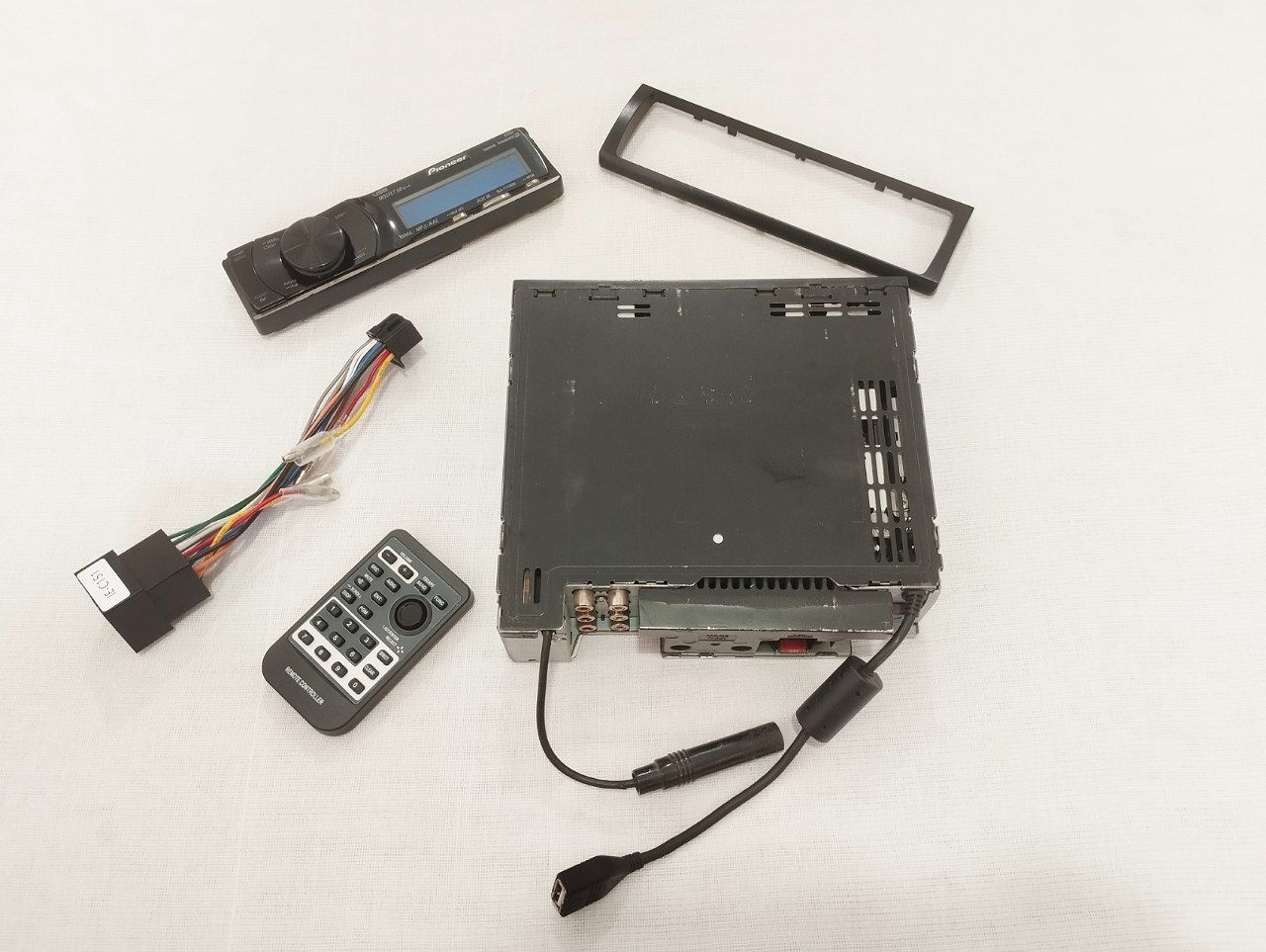 کفی ضبط پایونیر مدل DEH-P7150UB شش خروجه پنل برقی