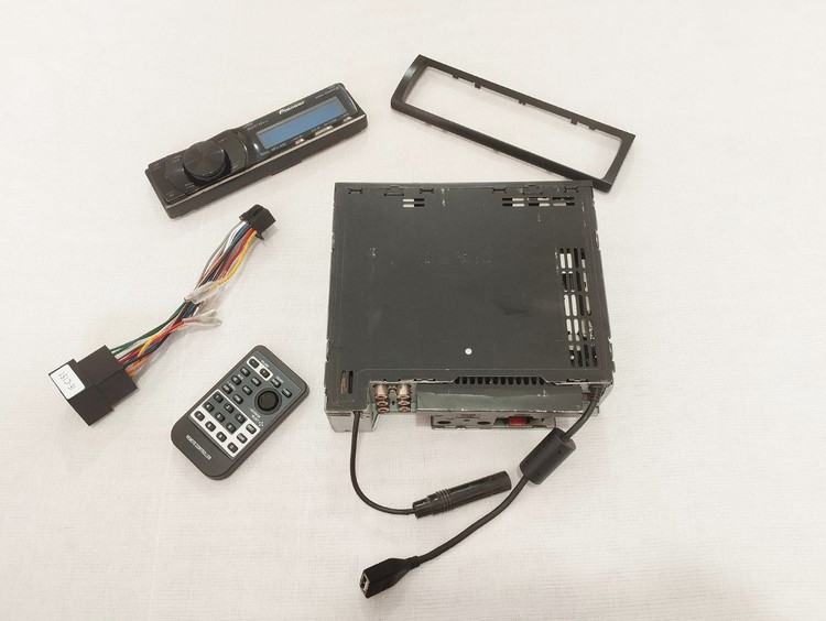 کفی ضبط پایونیر مدل DEH-P7150UB شش خروجه پنل برقی