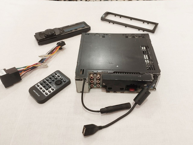 کفی ضبط پایونیر مدل DEH-P7150UB شش خروجه پنل برقی