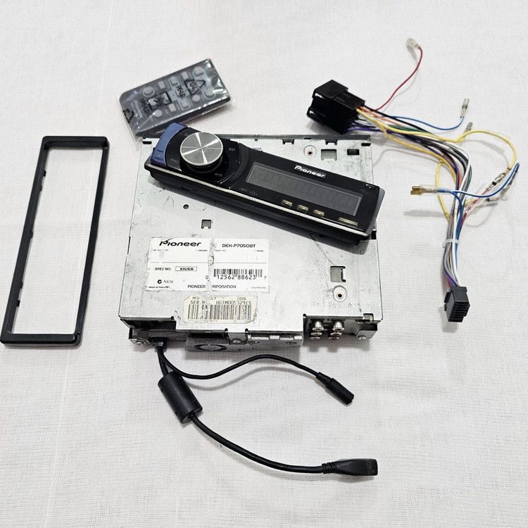 ضبط حرفه ای پایونیر Pioneer DEH-P7050BT شش خروجه بلوتوث دار سفارش اروپا